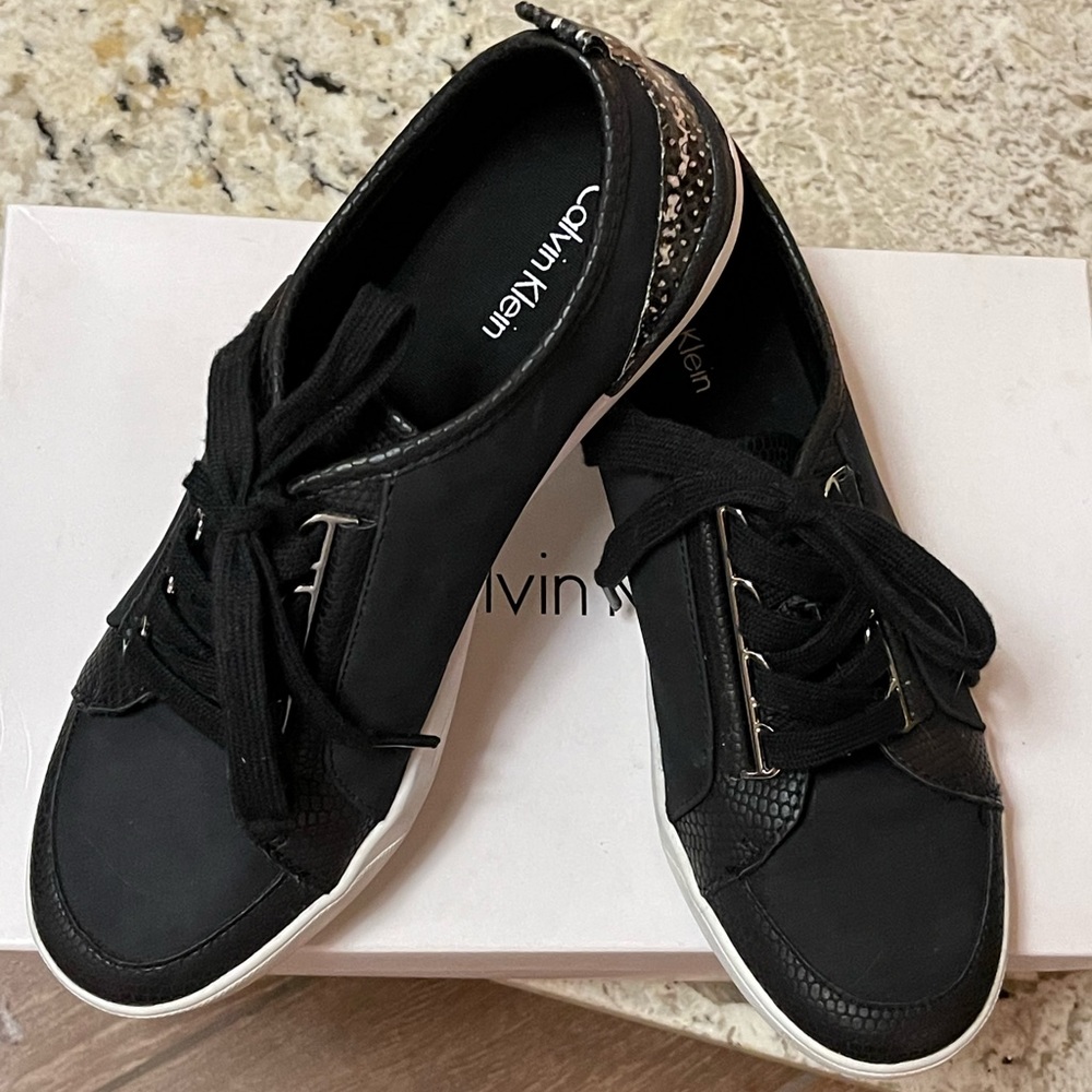 Womens Sneakers